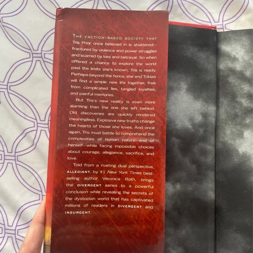 Veronica Roth Book Bundle - Picture 9 of 12